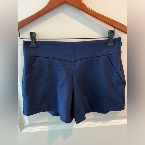 Lilly Pulitzer Short - Picture 4 of 15